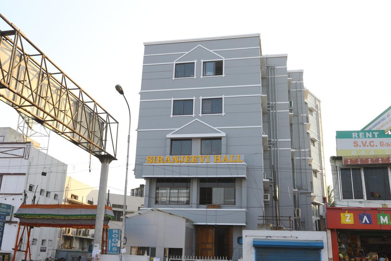 Oyo 11433 Kishore Inn Madras Buitenkant foto