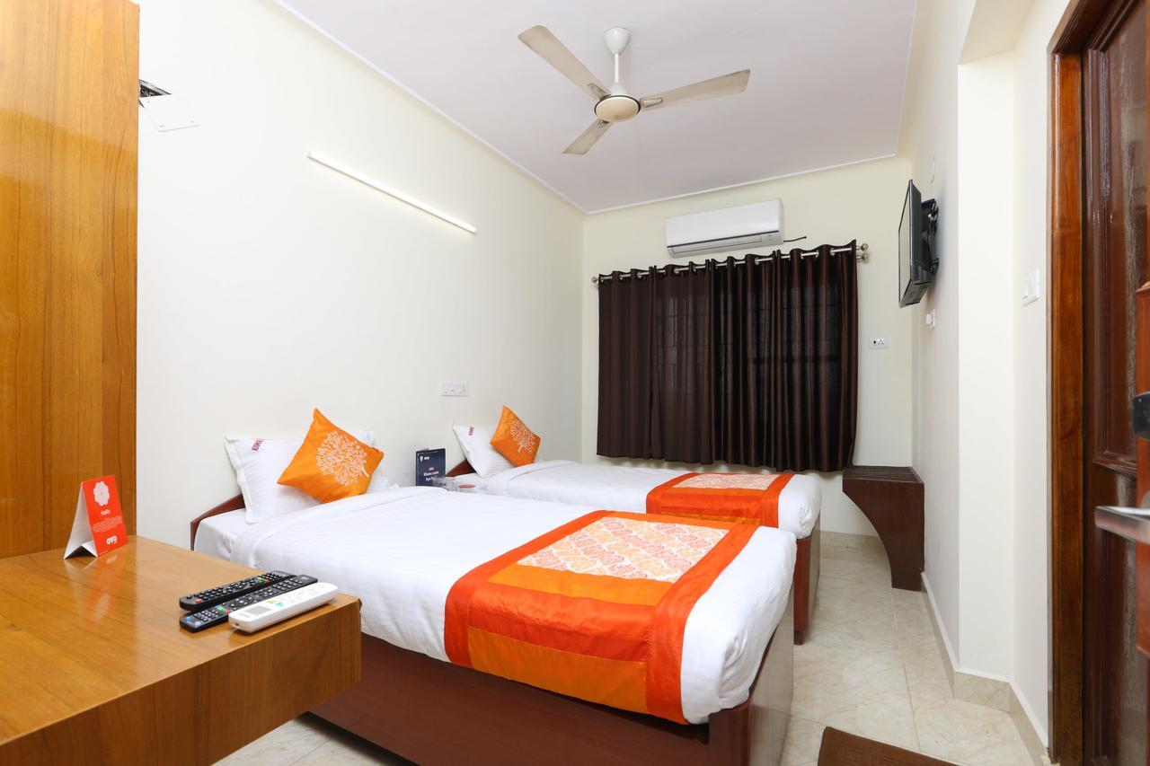 Oyo 11433 Kishore Inn Madras Buitenkant foto