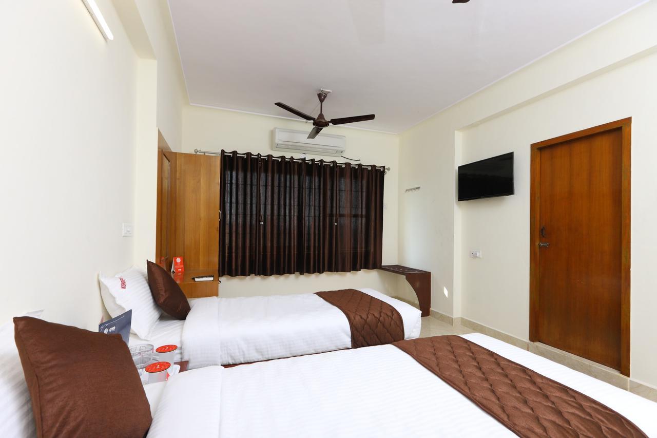 Oyo 11433 Kishore Inn Madras Buitenkant foto