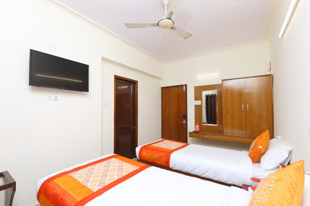 Oyo 11433 Kishore Inn Madras Buitenkant foto